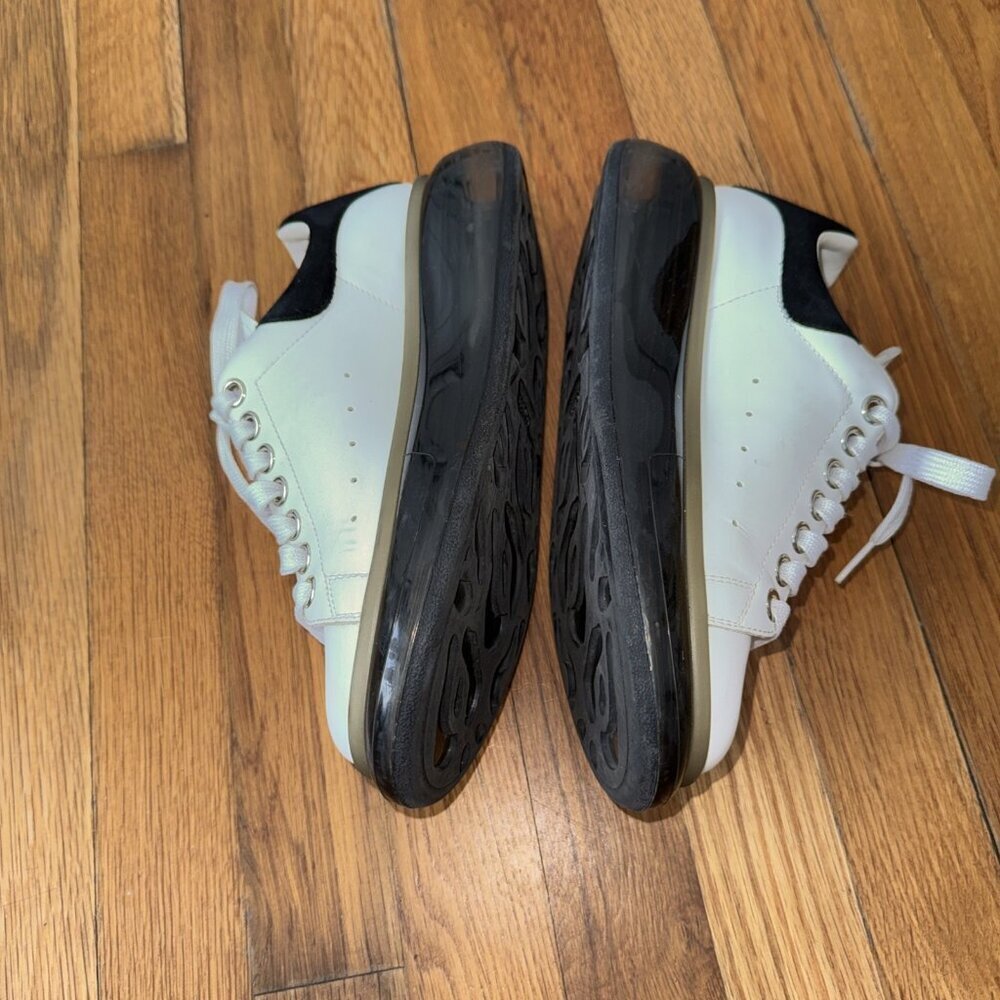 Alexander McQueen Larry Sneakers White Leather Black Gel Sole Size 38 1/2 D - Picture 16 of 16